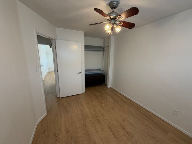 Building Photo - 2 Bed, 1 Bath with W/D in Normal Heights!
