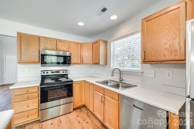 Building Photo - 14139 Tranters Creek Ln