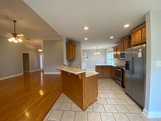 Building Photo - 205 Drayton Ct