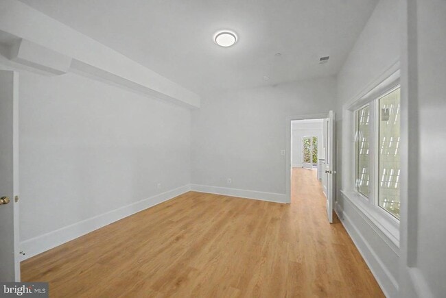 Building Photo - 10205 Sorrel Ave