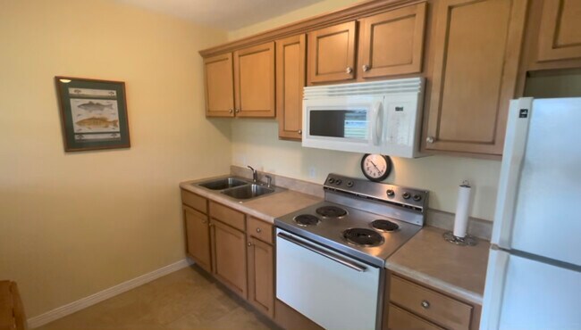 Building Photo - 134 Lake Village Ln