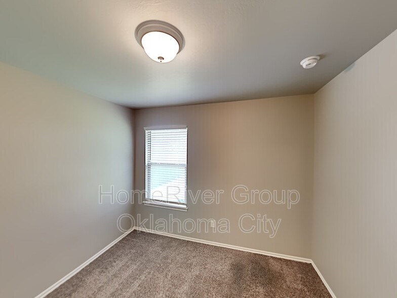 Building Photo - 139 St Charles Way
