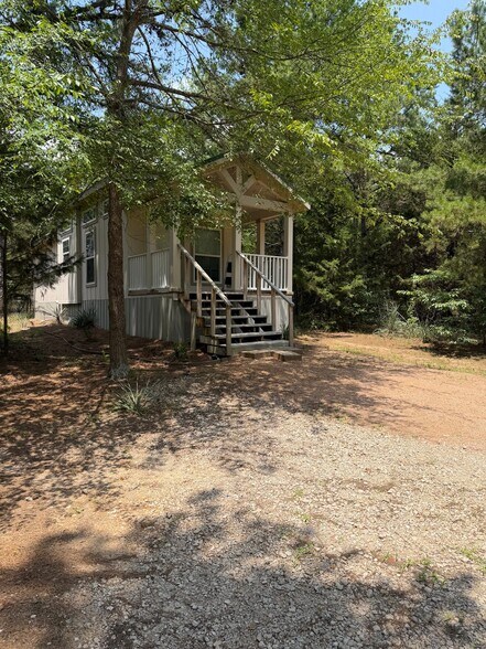 Building Photo - 17398 Countrywood