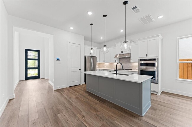 Building Photo - 8218 Sherman Pk Trl