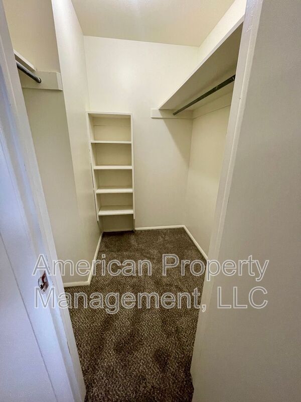 Building Photo - 1585-P1585 S 67th E Ave