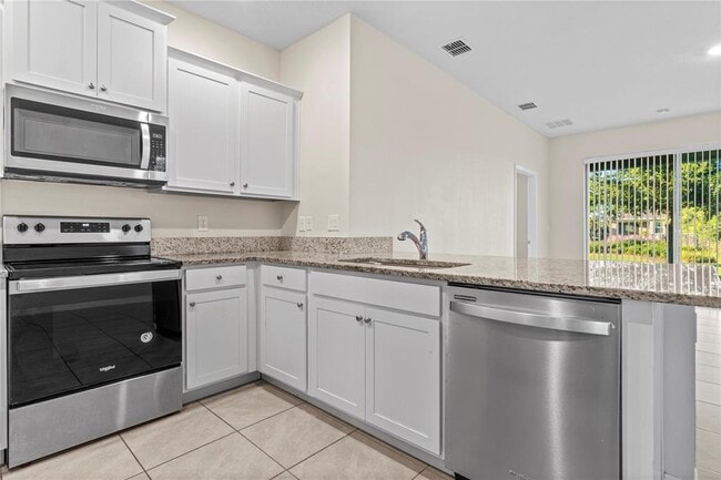 Building Photo - 5260 Sunshine Dr