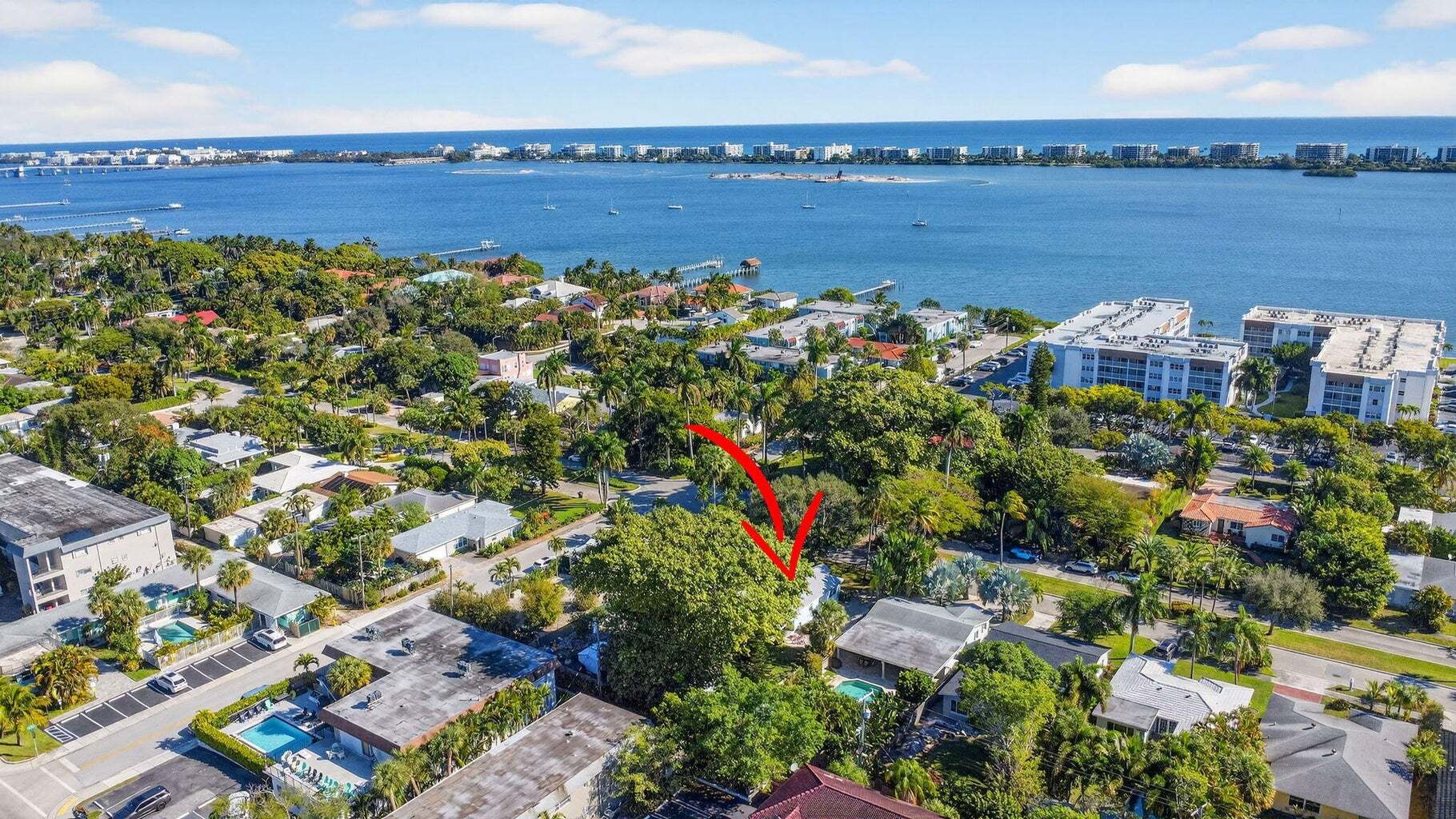 Building Photo - 1511 S Palmway