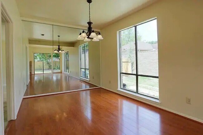 Building Photo - 12715 Ashford Pine Dr