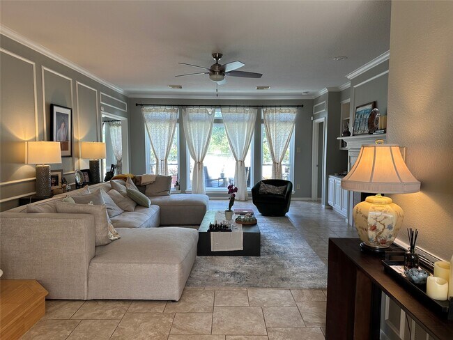 Building Photo - 4634 Grand Cayman Dr