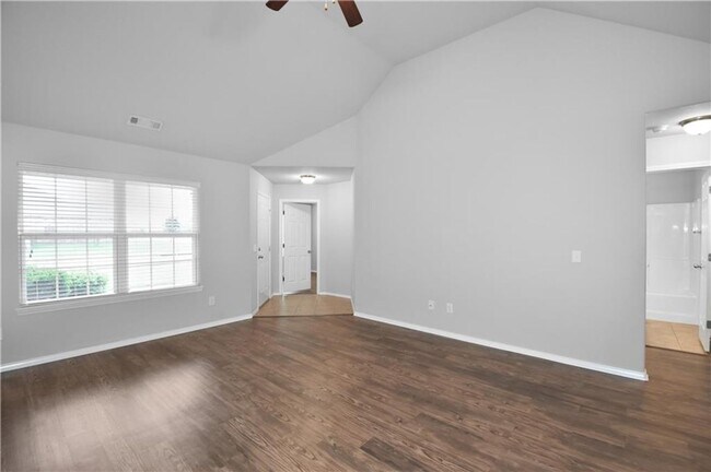 Building Photo - Great home near Bentonville West