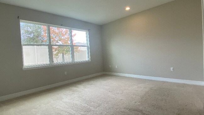 Building Photo - 2066 Cresswell St