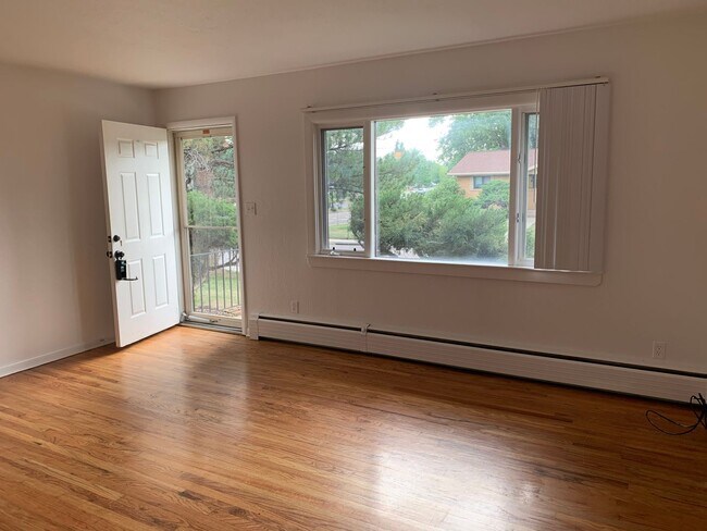 Building Photo - 4BD/2BA Table Mesa Home - Close to everything