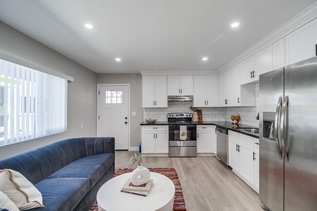 Building Photo - Duplet at Hillcrest | Modern Studio & 3 Bedroom Apartments in Hillcrest