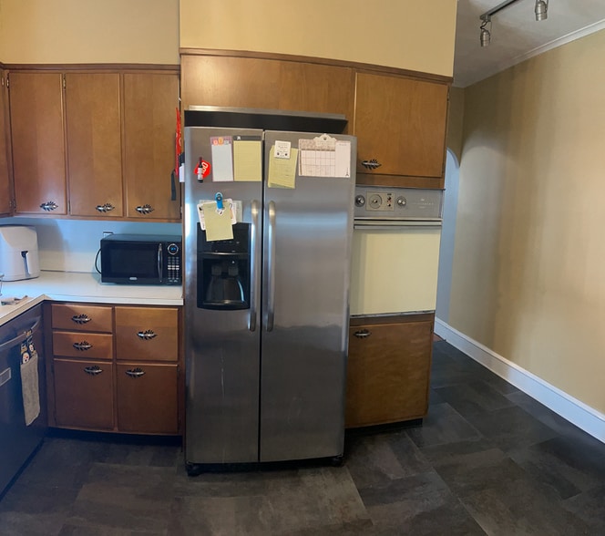 Building Photo - 2409 Spring St