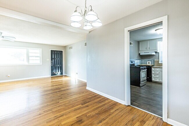 Building Photo - 3814 32nd St