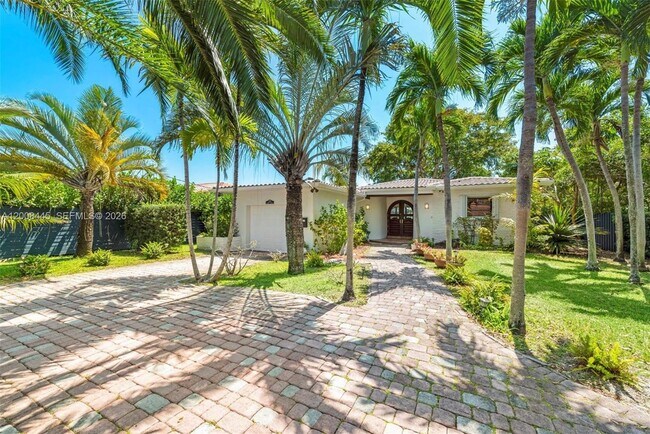 Building Photo - 540 S Shore Dr