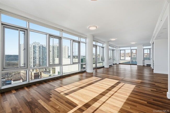 Building Photo - 3220 Arlington Ave