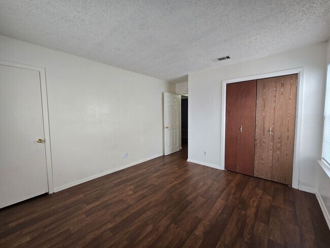 Building Photo - 1309 Quail Cir