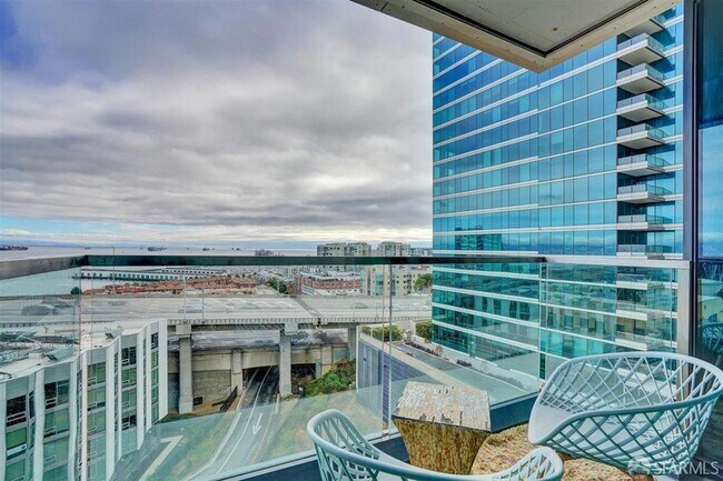 Building Photo - 401 Harrison St