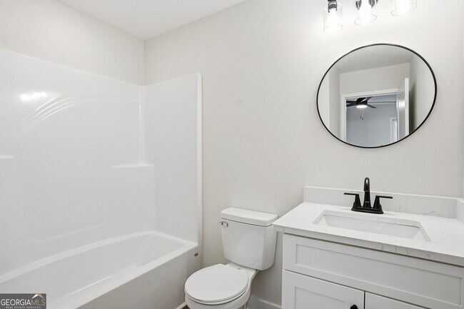 Building Photo - 127 Perry St