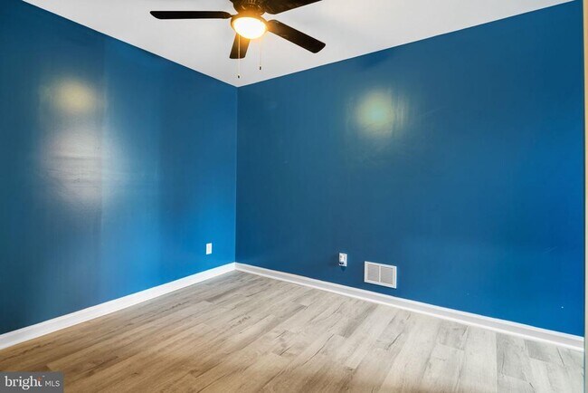 Building Photo - 15 N Edgewood St