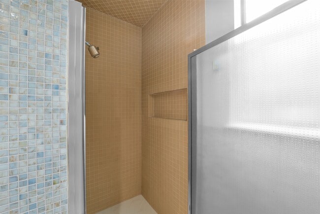 Building Photo - 2423 Nantucket Dr