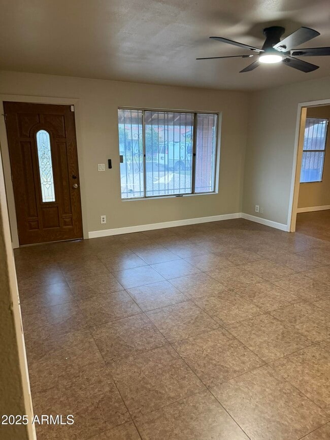 Building Photo - 1516 W Pueblo Ave