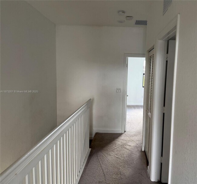 Building Photo - 607 NE 208th Terrace