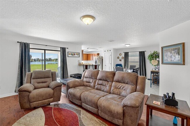 Building Photo - 2133 Geneva Dr