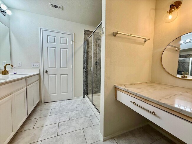 Building Photo - 1017 Cliffbrake Wy