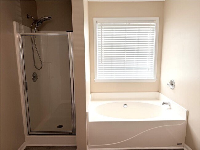 Building Photo - 1210 Skylar Ridge Cir