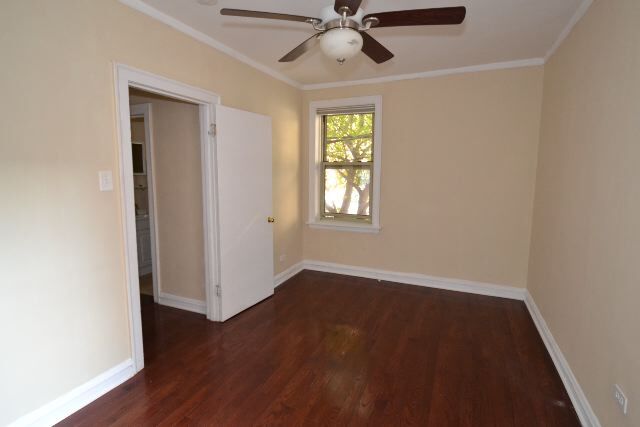 Building Photo - 547 W Surf St