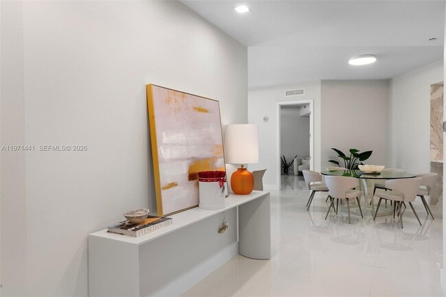 Building Photo - 16001 Collins Ave