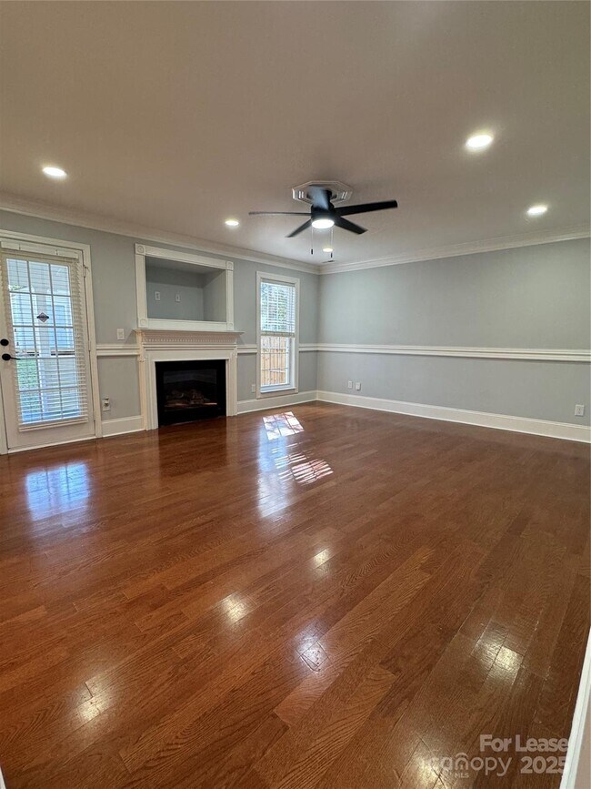 Building Photo - 4533 Cades Cove Dr