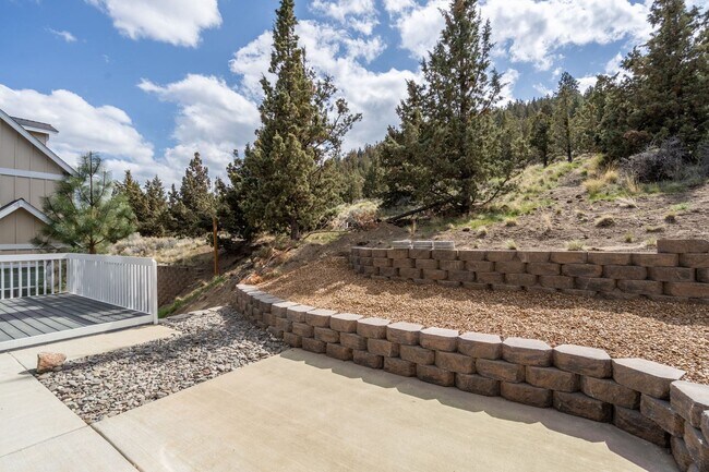 Building Photo - 1773 NE Lotus Dr