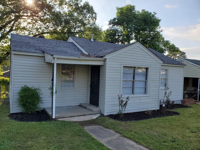 Building Photo - 1708 Green Meadow Dr