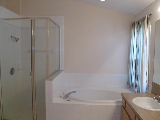 Building Photo - 6936 Cohasset Cir