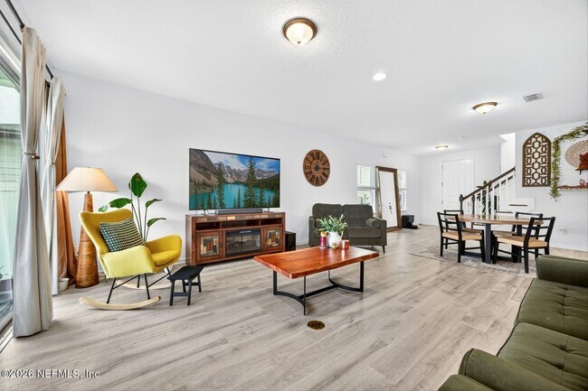 Building Photo - 168 Torres Trce