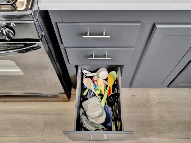 Building Photo - 506 Main St