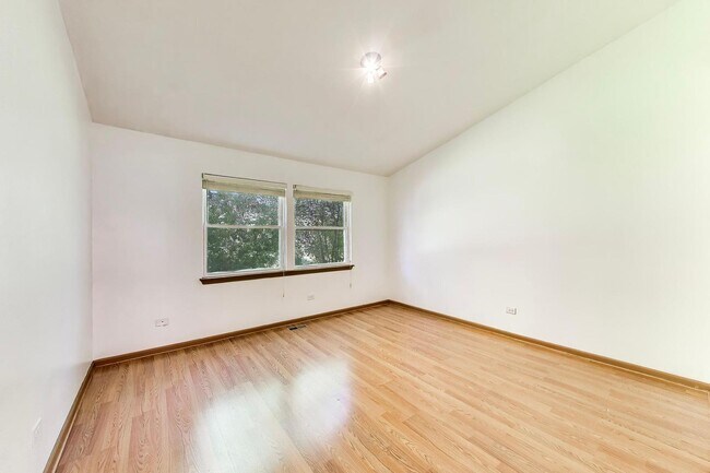 Building Photo - 362 Chaparral Cir