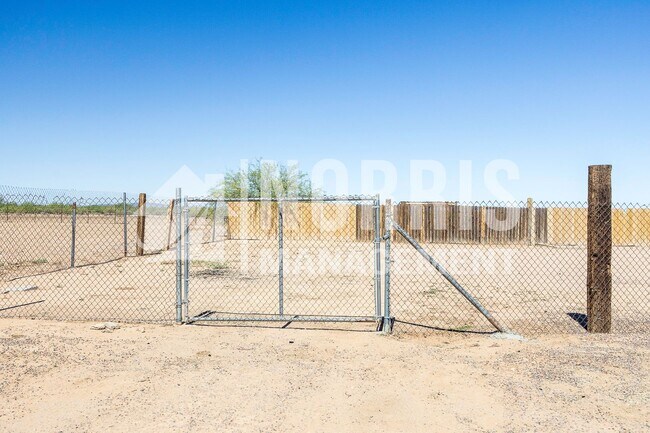 Building Photo - 9960 S Niehaus Rd