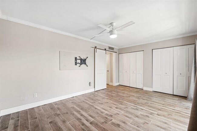 Building Photo - 105 4th Ave NE