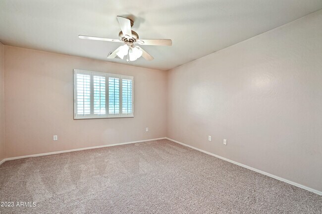 Building Photo - 1559 S Longspur Ln