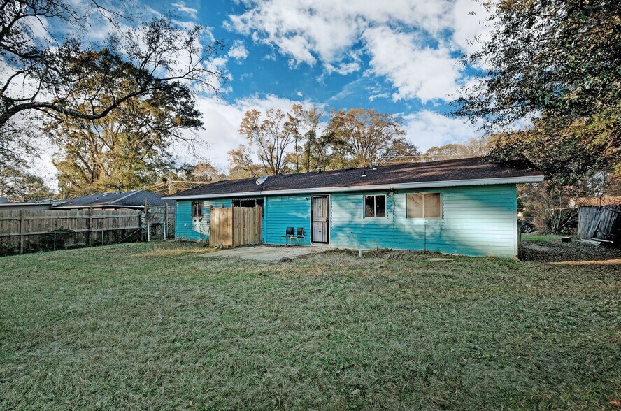 Building Photo - 351 Culley Dr