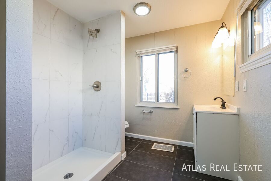 Building Photo - 2365 Fulton St