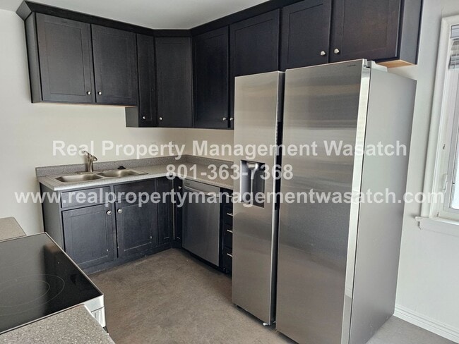 Building Photo - Check Out This 4 Bedroom 2 Bathroom Home in Salt Lake City!