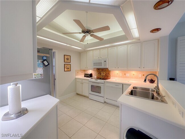 Building Photo - 8310 Big Acorn Cir