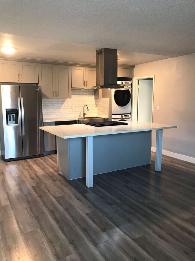 Building Photo - Available now! Home Sweet Home! Large & Br...