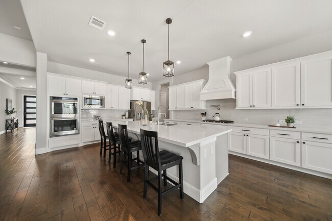 Building Photo - 9527 Sanger Wy