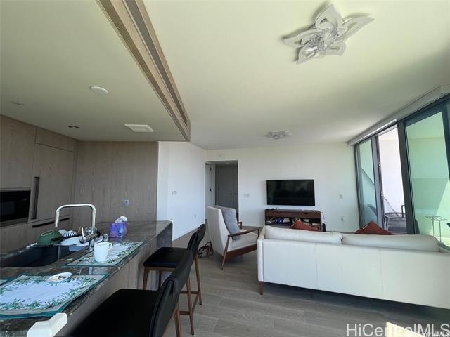 Building Photo - 1000 Auahi St